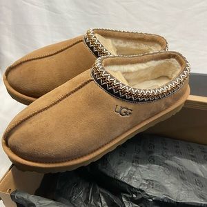 UGG Tasman Women's Slipper Chestnut Style code 5955 Size 9.
